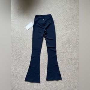 lululemon flare pants. NWT. Size 4